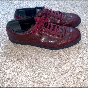 Men’s burgundy Gucci sneakers
